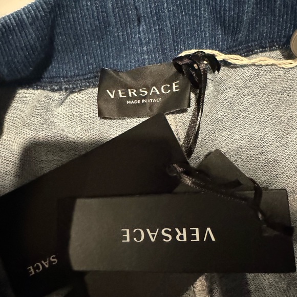 Versace shorts for boys made in Italy - Picture 3 of 4